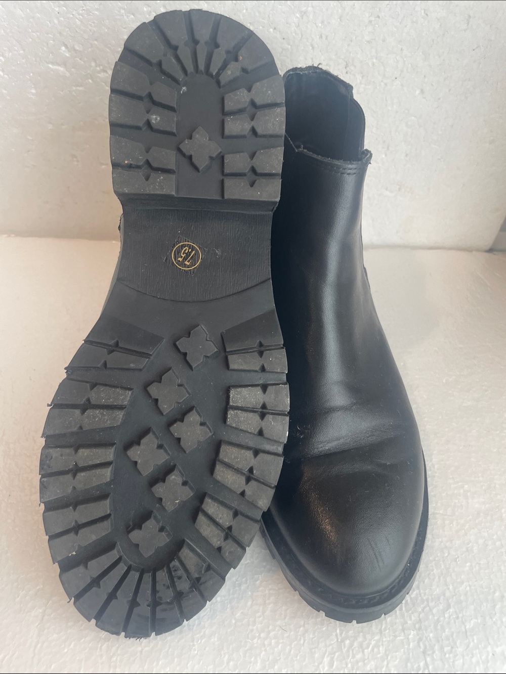 Steve Madden Leopold Black Leather Booties boots low heel women’s size 7 1/2 - Picture 10 of 13
